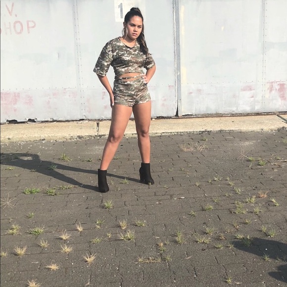 Camo two piece shorts set ❤️ - Picture 2 of 2